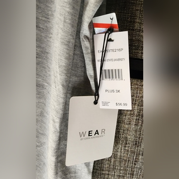 Michigan State Spartans Wear by Erin Andrews Women's Tee - Picture 4 of 6